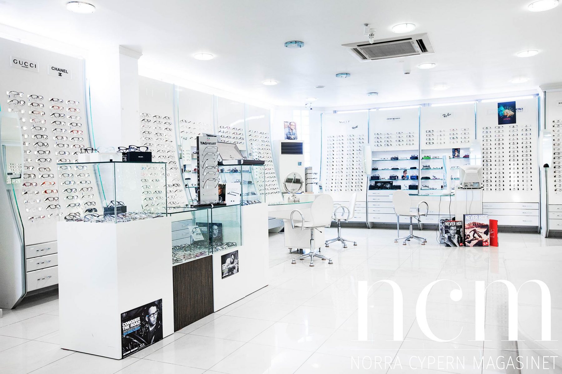 Fräsch butik med glasögon på Akay Optik Norra Cypern