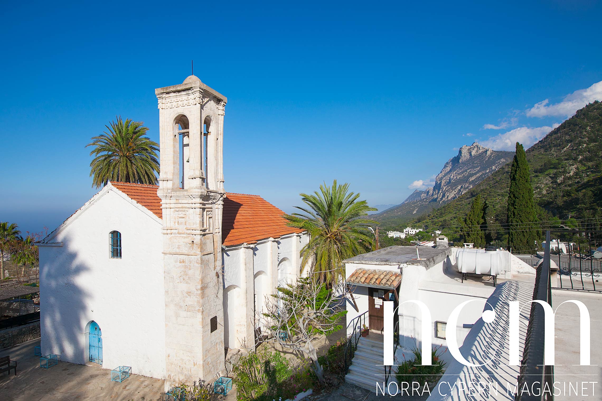 atte och kristinas hus ligger bredvid kyrkan i karmi på norra cypern