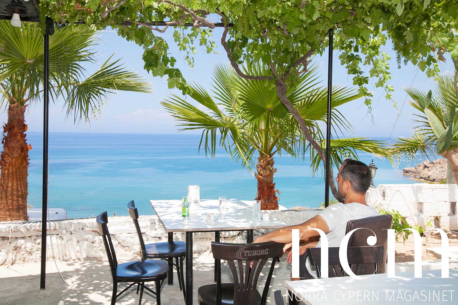 Finns gott om restauranger i Esentepe med medelhavet som utsikt på norra Cypern