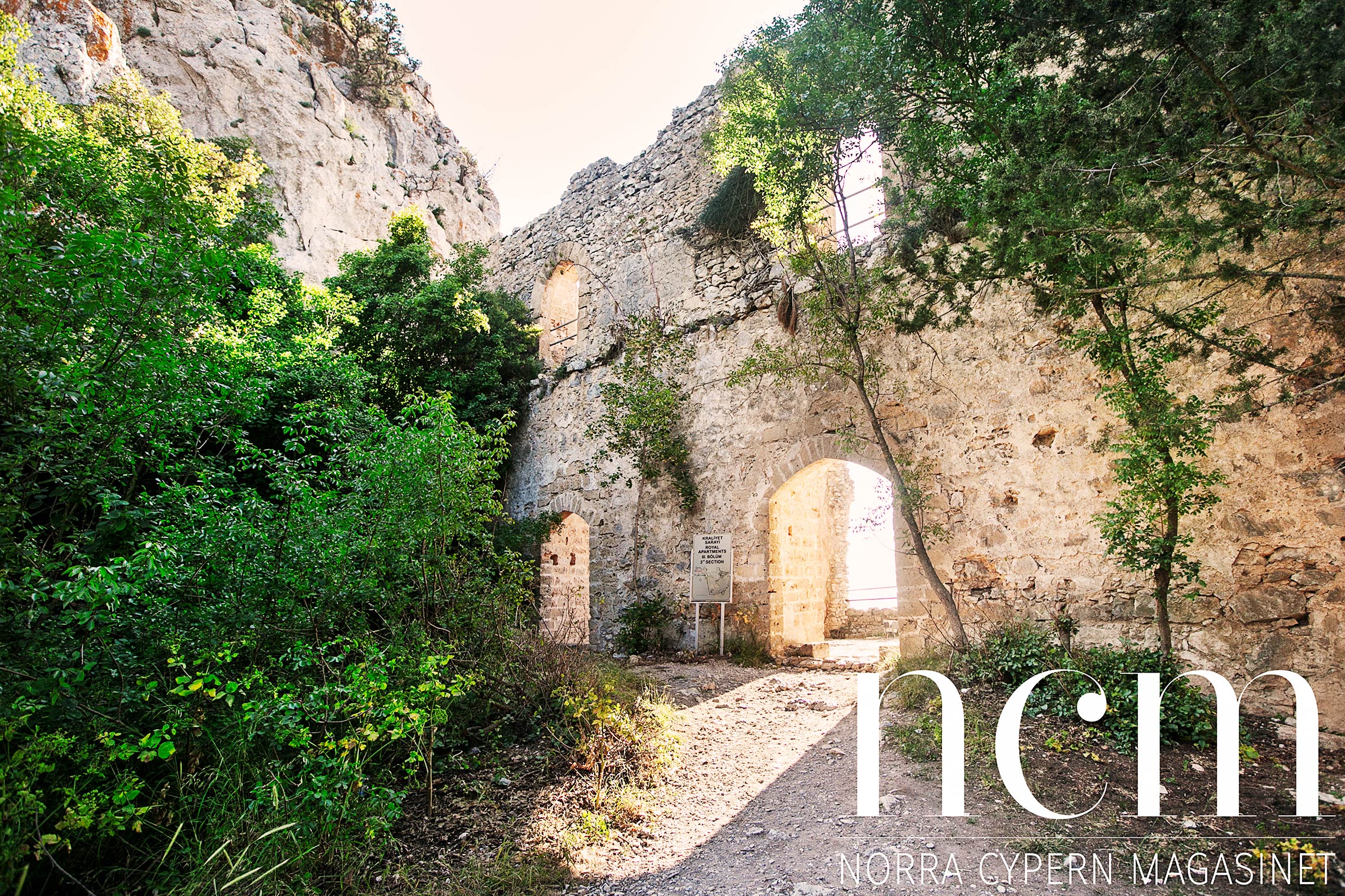vackra ruiner vid st hilarion castle på norra cypern