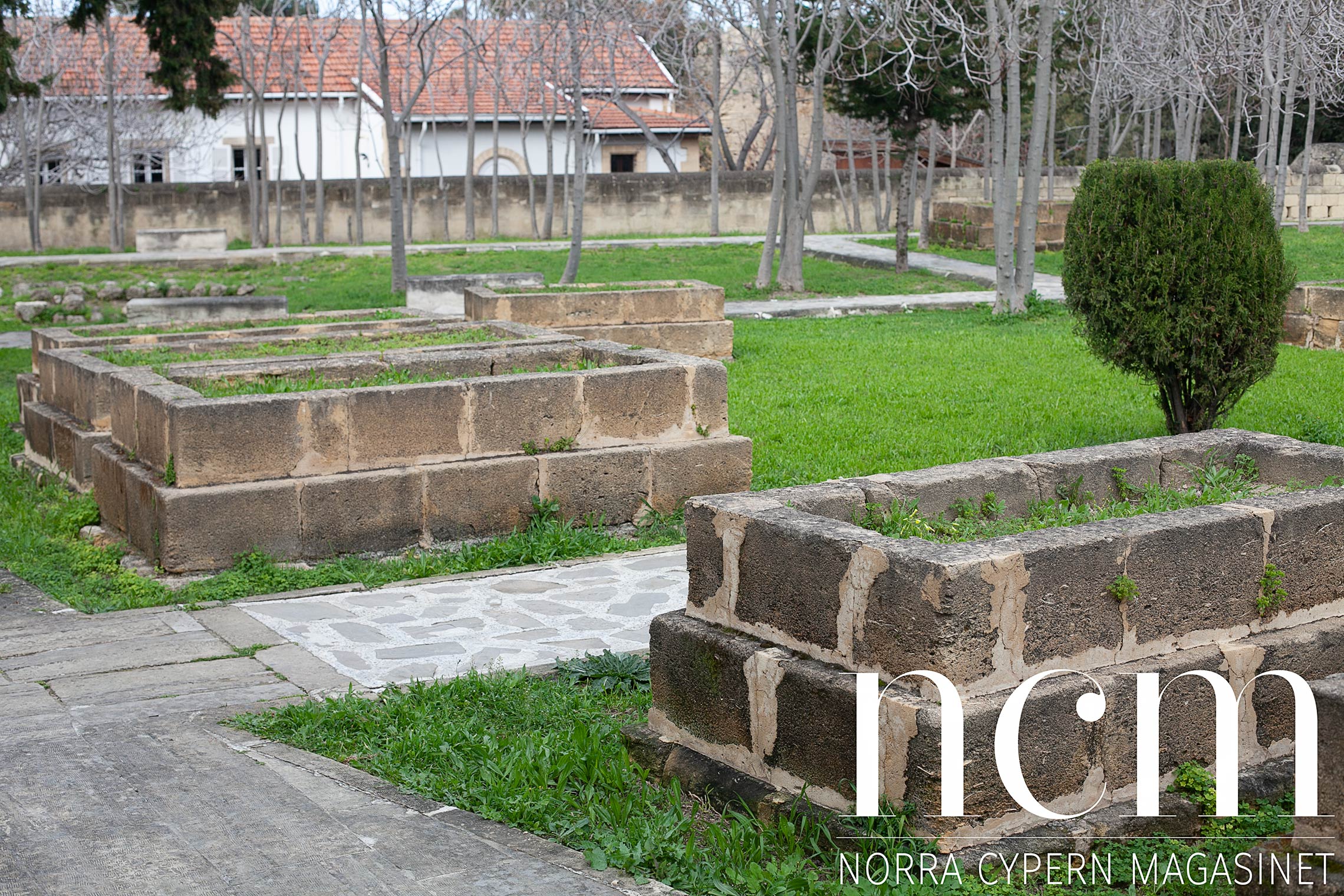 ottomansk kyrkogård i stan i kyrenia