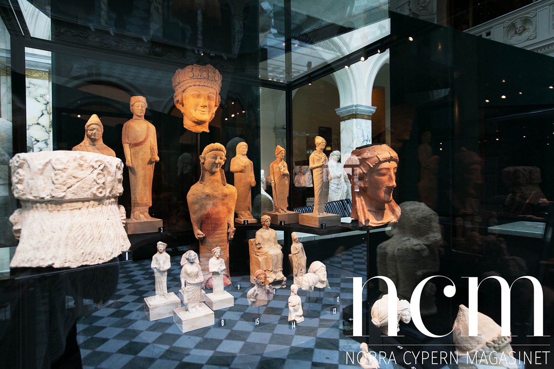 på medelhavsmuseet i stockholm finns arkeologiska fynd från cypern, egypten och andra platser runt medelhavet